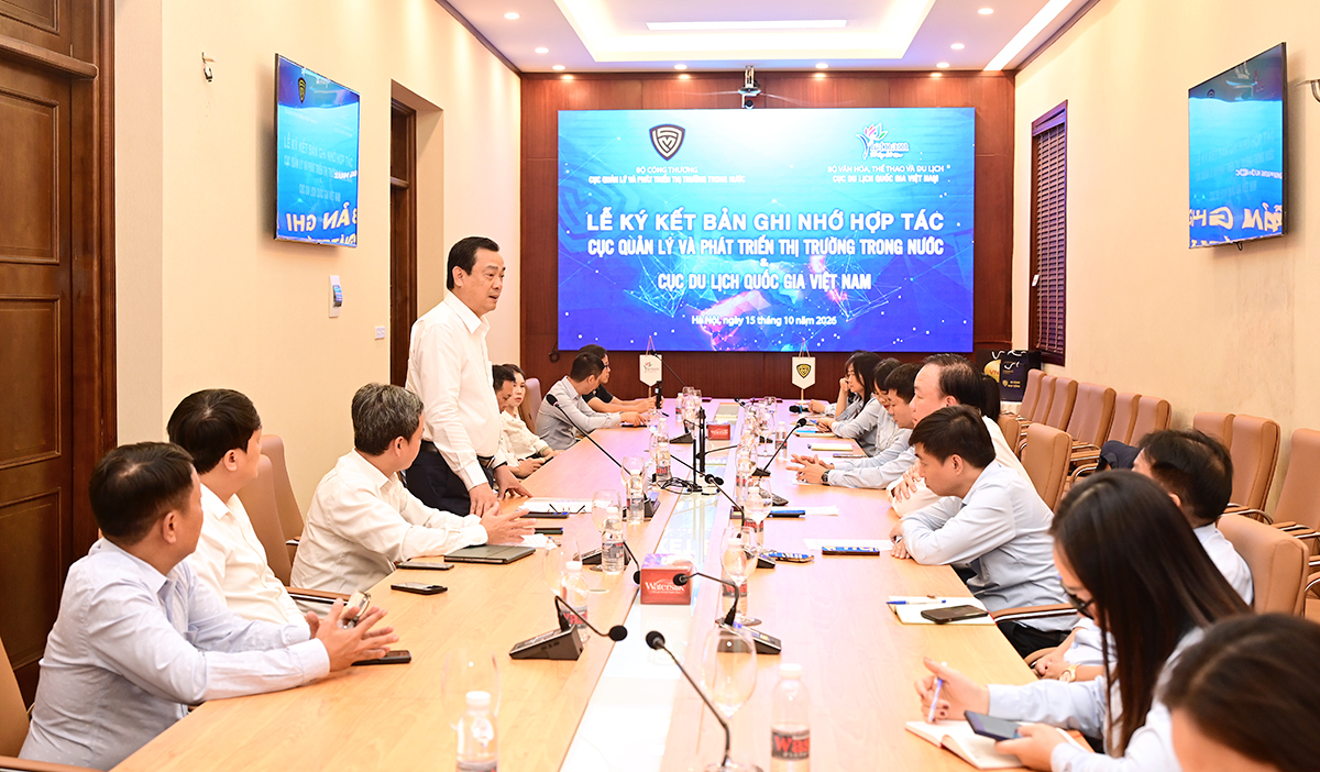 Cục Du lịch Quốc gia Việt Nam và Cục Quản lý và Phát triển thị trường trong nước ký kết hợp tác giai đoạn 2026-2030