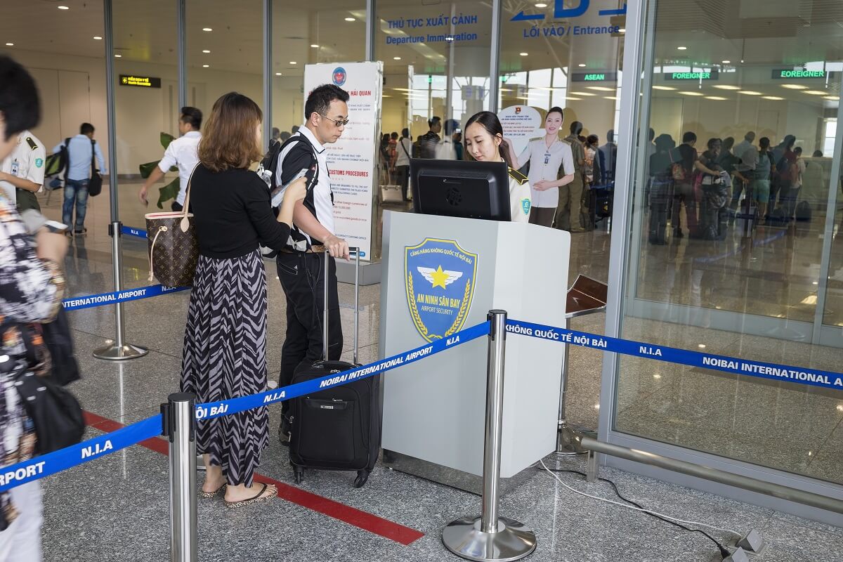 Bộ Y tế thông tin về khai báo y tế đối với người nhập cảnh, xuất cảnh, quá cảnh Việt Nam