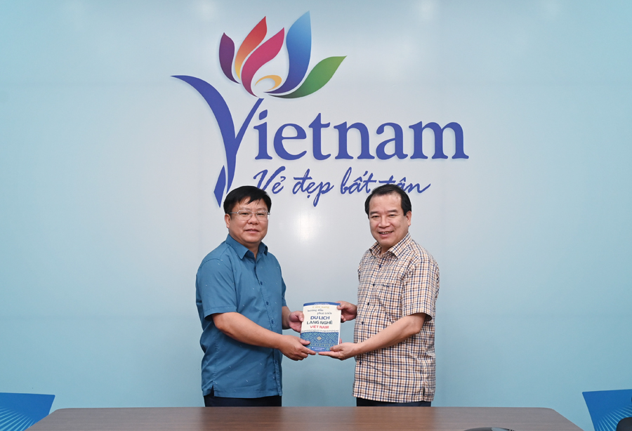Cục Du lịch Quốc gia Việt Nam làm việc với Lai Châu về định hướng phát triển du lịch địa phương