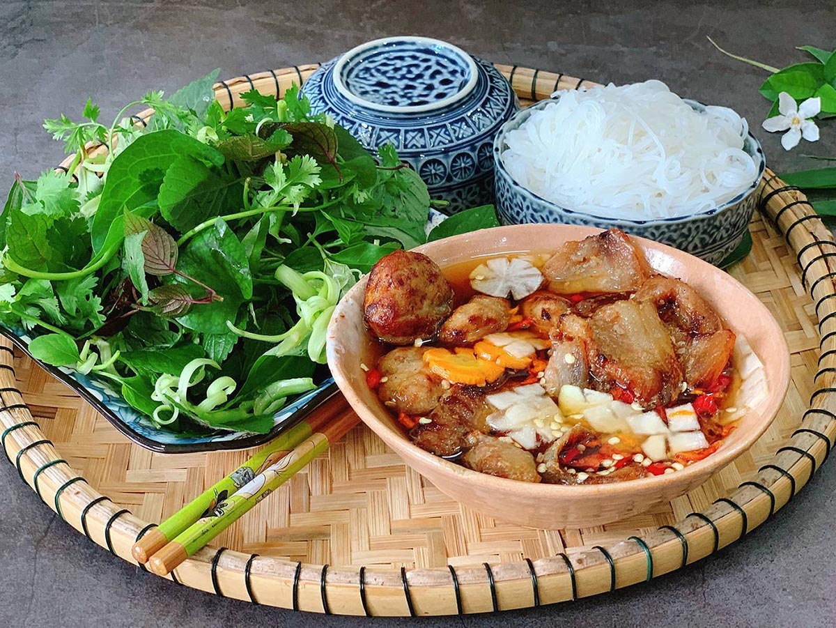 Khám phá hành trình ẩm thực bữa sáng Hà Nội trước bình minh